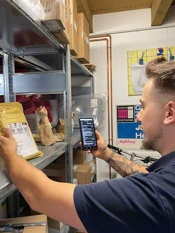 KI Im Lager Label Mobile AWB Airtec: Die Geschäftsführer Benedikt Scholle und Jens Reiners