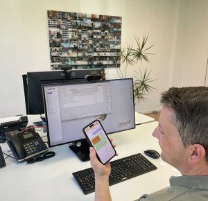 Label Software KI Assistent Im Büro Web Ratgeber Unternehmensgründung Digital