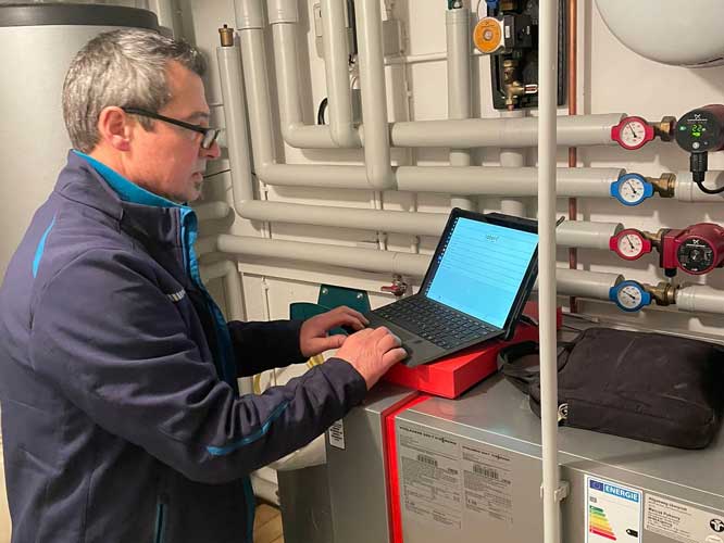 "Label Mobile ist ein super Tool" 1 Monteur Anton unterwegs mit Label Mobile Kratzer AWB